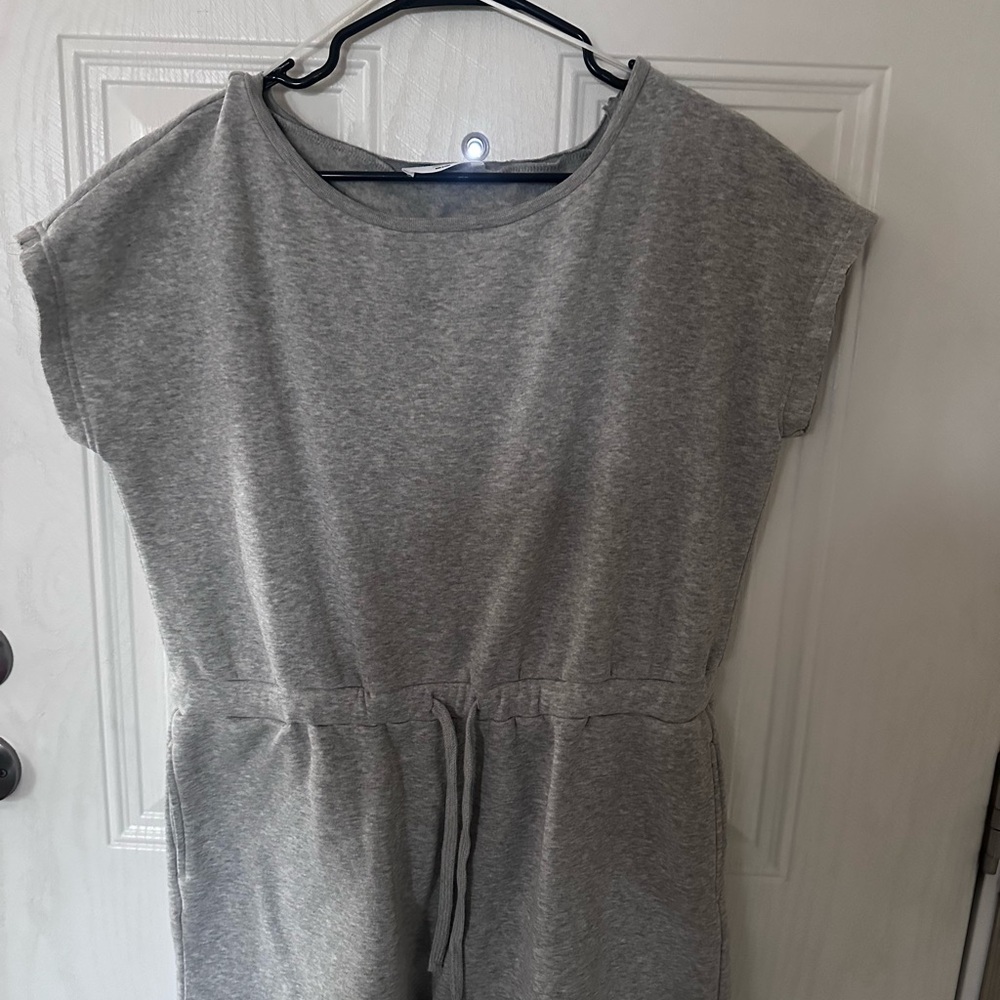 Double Zero Gray Top